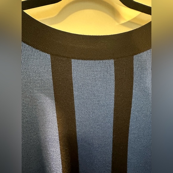 Alice + Olivia royal blue 3/4 sleeve sweater dress with black stripes - size M - Picture 7 of 9